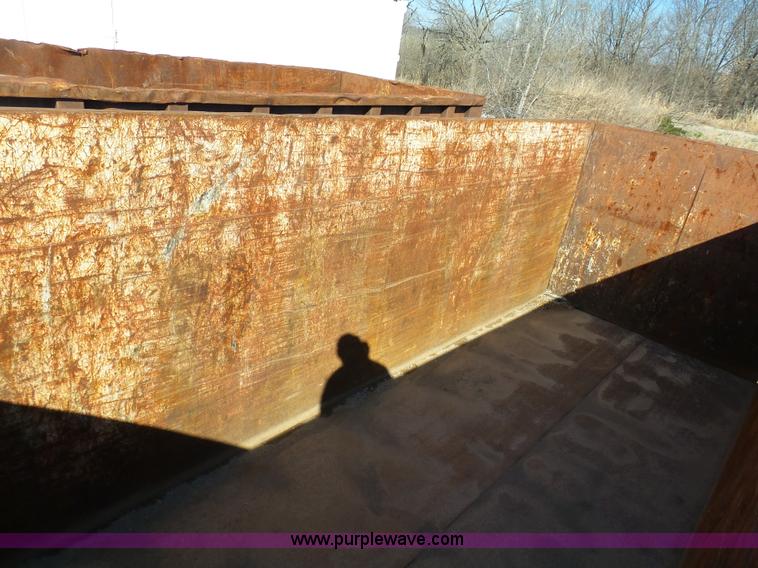 image for item L3188 Roll-off container