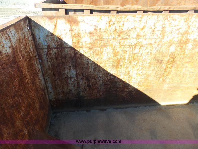 image for item L3188 Roll-off container