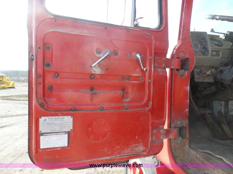 image for item L3189 1975 Mack semi truck