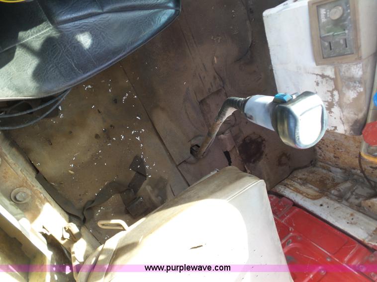 image for item L3189 1975 Mack semi truck