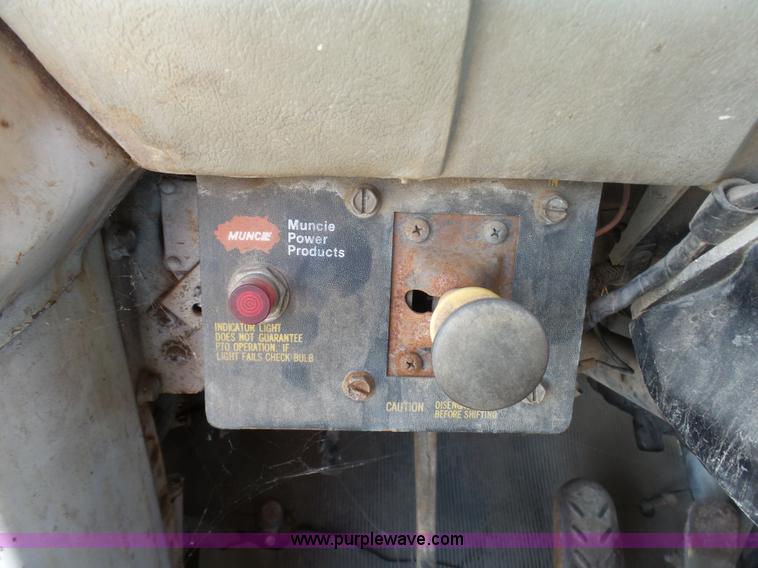 image for item L3189 1975 Mack semi truck