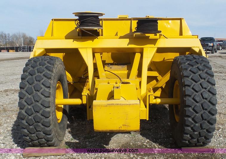 image for item L3198 Allis Chalmers 108 scraper