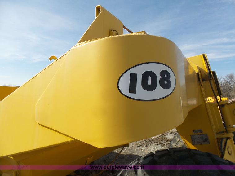 image for item L3198 Allis Chalmers 108 scraper