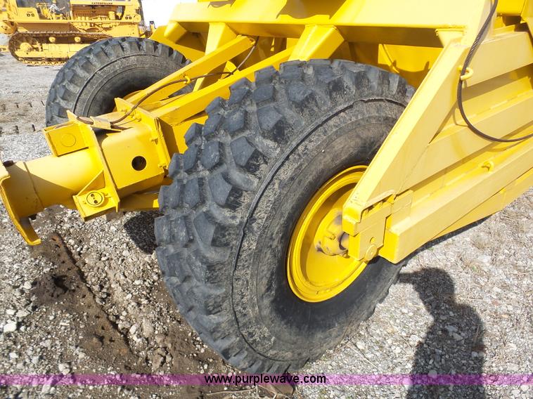 image for item L3198 Allis Chalmers 108 scraper