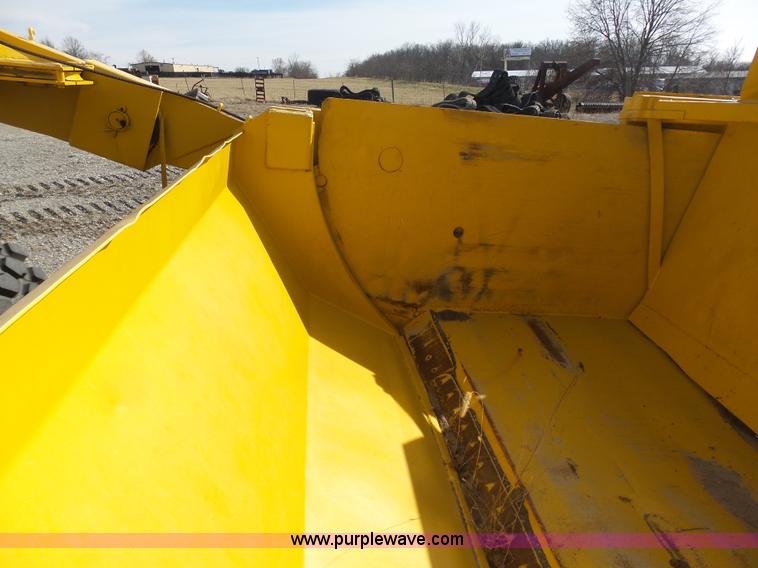 image for item L3198 Allis Chalmers 108 scraper