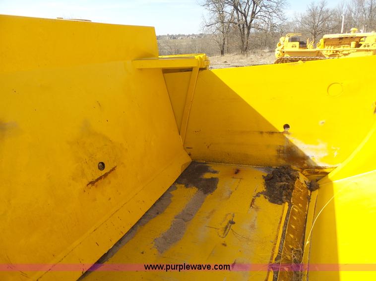 image for item L3198 Allis Chalmers 108 scraper