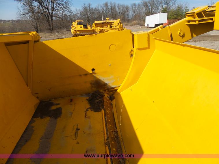 image for item L3198 Allis Chalmers 108 scraper