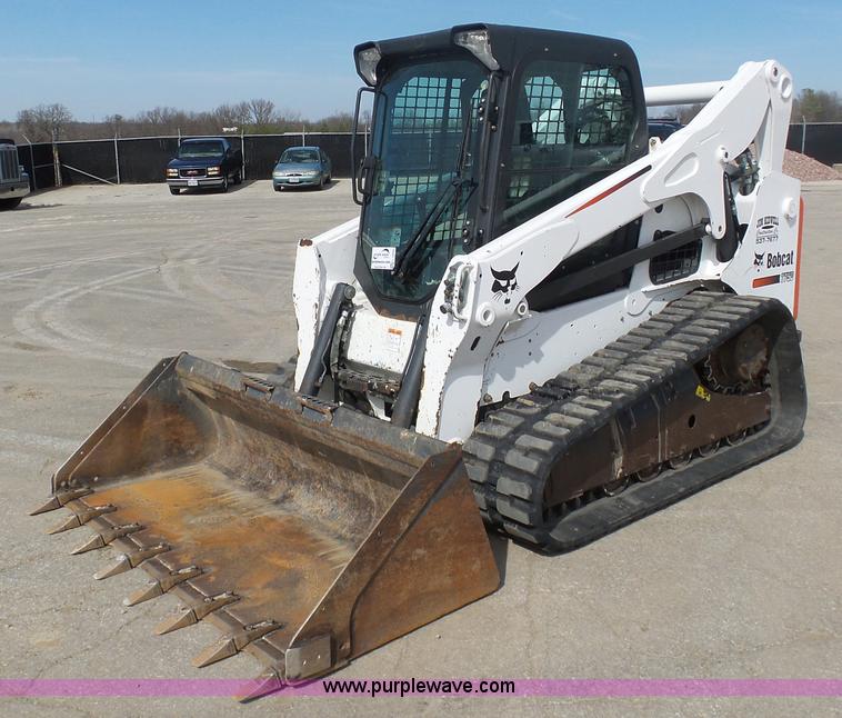 image for item L3200 2013 Bobcat T750 skid steer