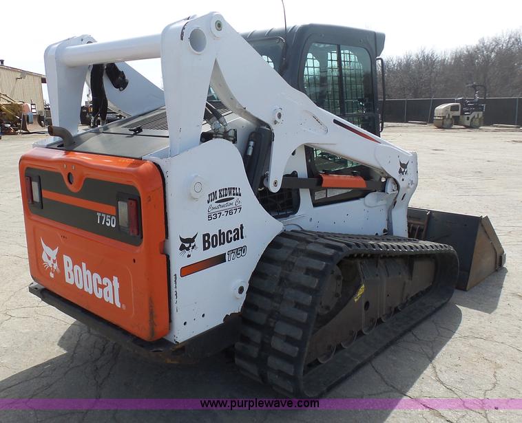 image for item L3200 2013 Bobcat T750 skid steer