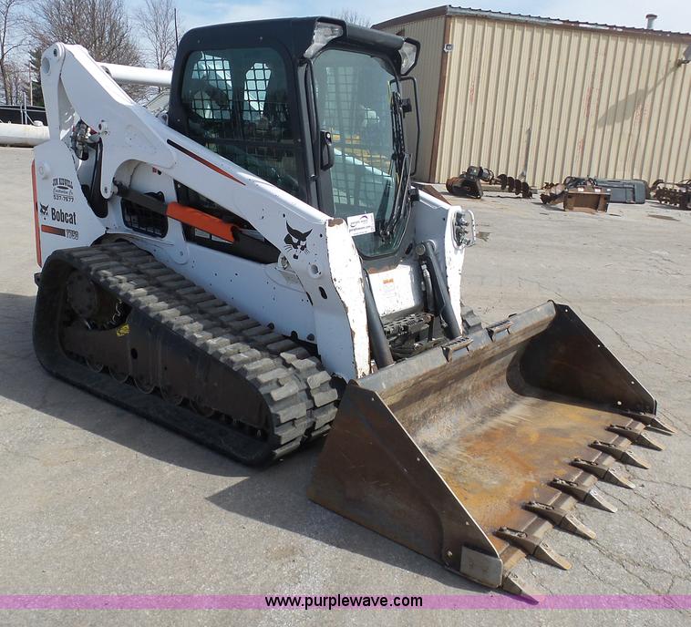 image for item L3200 2013 Bobcat T750 skid steer