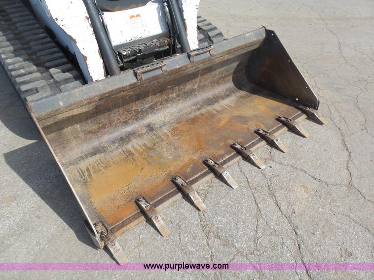 image for item L3200 2013 Bobcat T750 skid steer