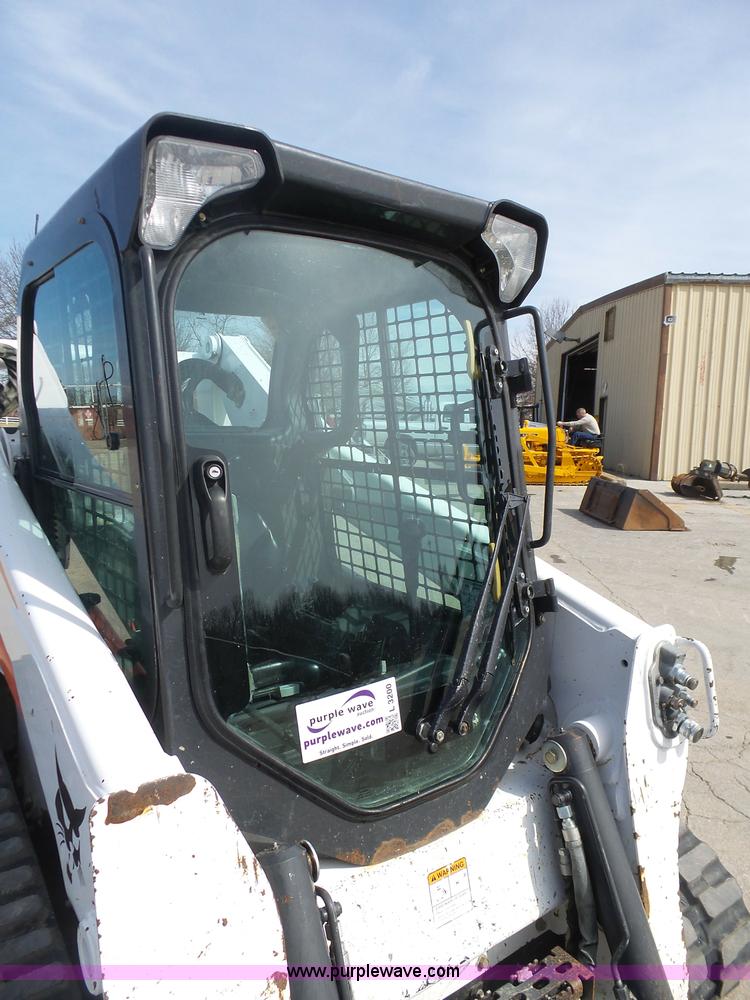 image for item L3200 2013 Bobcat T750 skid steer