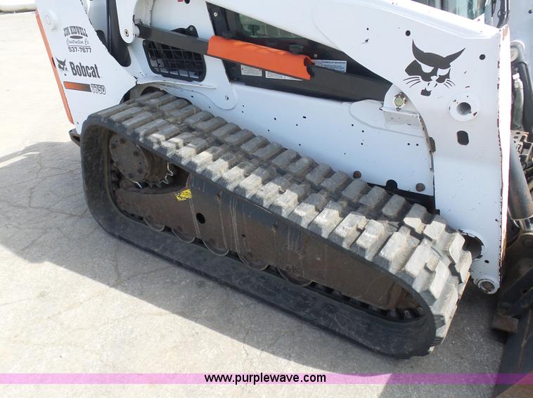 image for item L3200 2013 Bobcat T750 skid steer