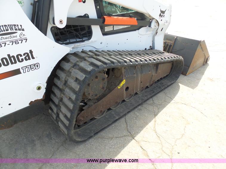 image for item L3200 2013 Bobcat T750 skid steer
