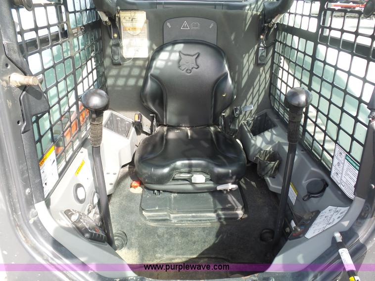 image for item L3200 2013 Bobcat T750 skid steer