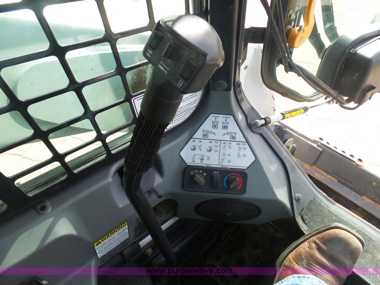 image for item L3200 2013 Bobcat T750 skid steer