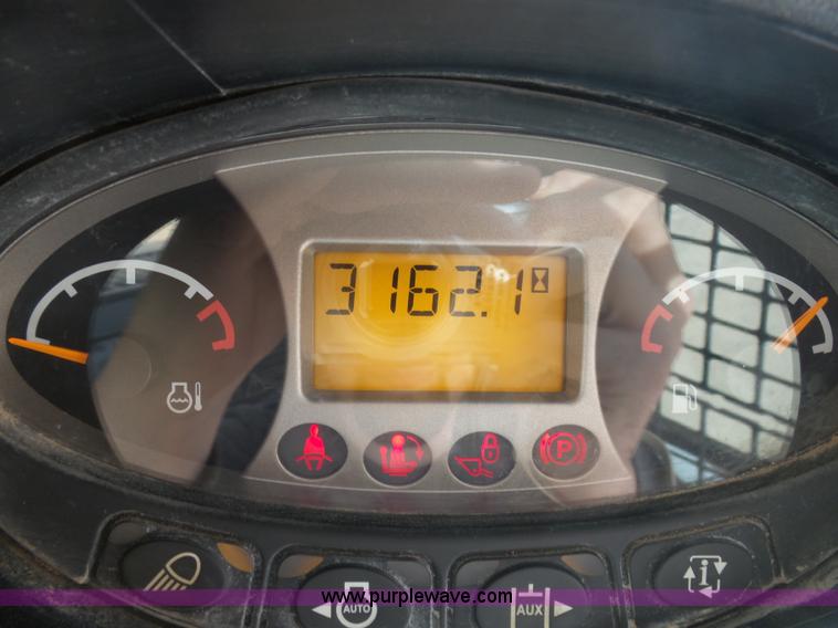 image for item L3200 2013 Bobcat T750 skid steer