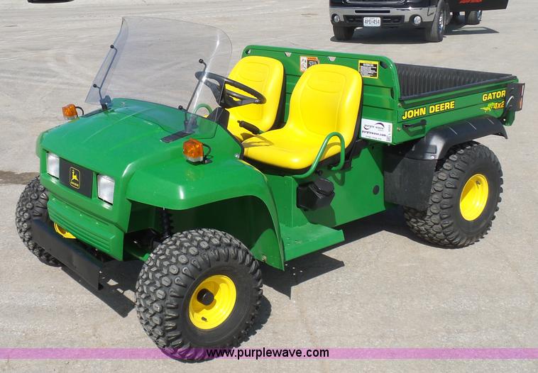 image for item L3202 John Deere Gator utility vehicle