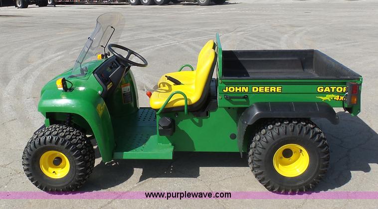 image for item L3202 John Deere Gator utility vehicle