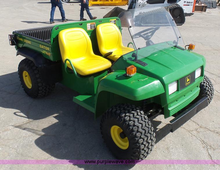 image for item L3202 John Deere Gator utility vehicle