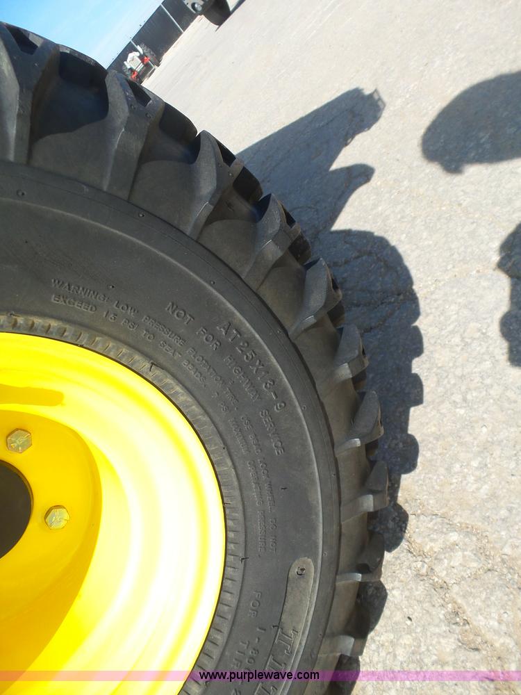 image for item L3202 John Deere Gator utility vehicle