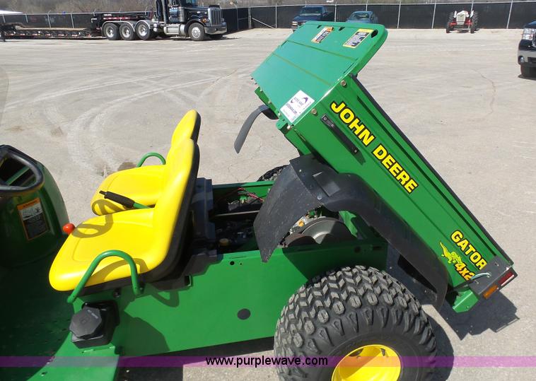 image for item L3202 John Deere Gator utility vehicle
