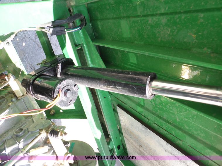 image for item L3202 John Deere Gator utility vehicle