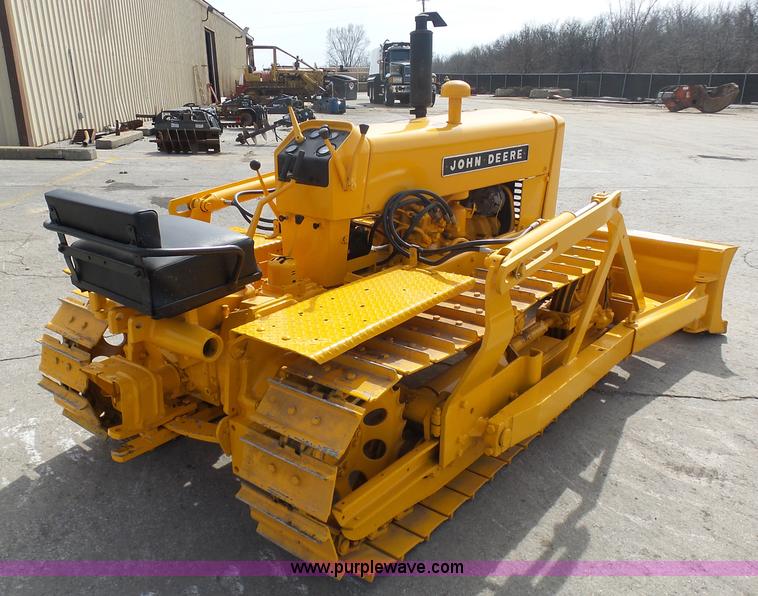 image for item L3203 1959 John Deere 440IC dozer