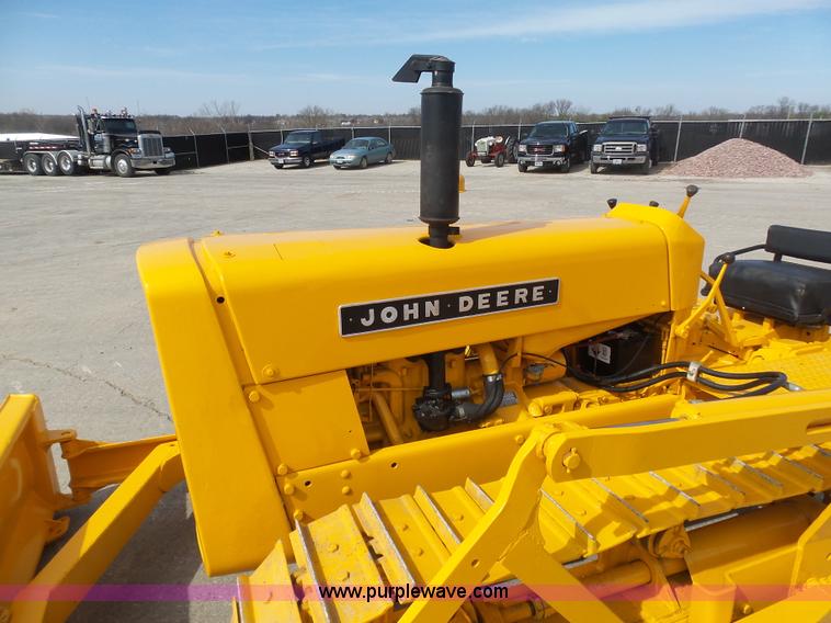 image for item L3203 1959 John Deere 440IC dozer
