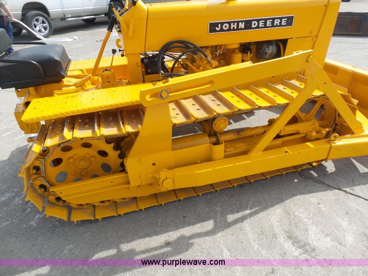 image for item L3203 1959 John Deere 440IC dozer