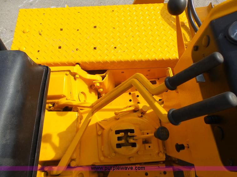 image for item L3203 1959 John Deere 440IC dozer