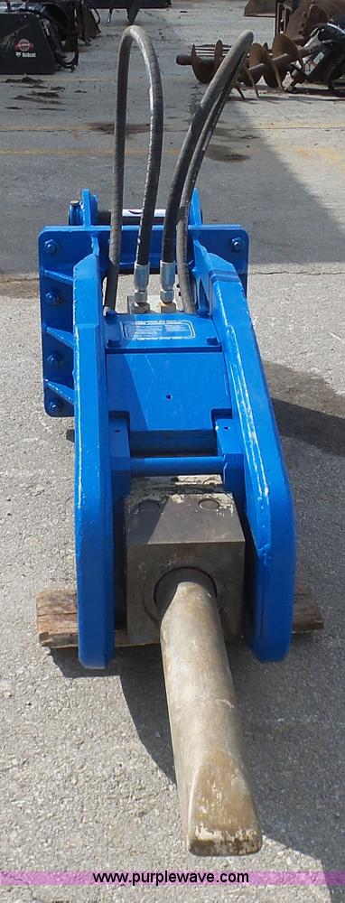 image for item L3204 2013 Akada TOP-100A hydraulic hammer