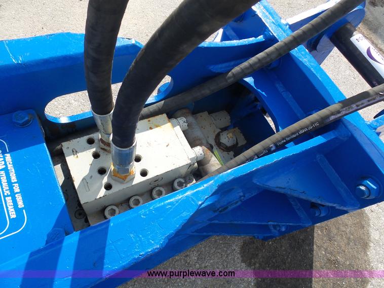 image for item L3204 2013 Akada TOP-100A hydraulic hammer