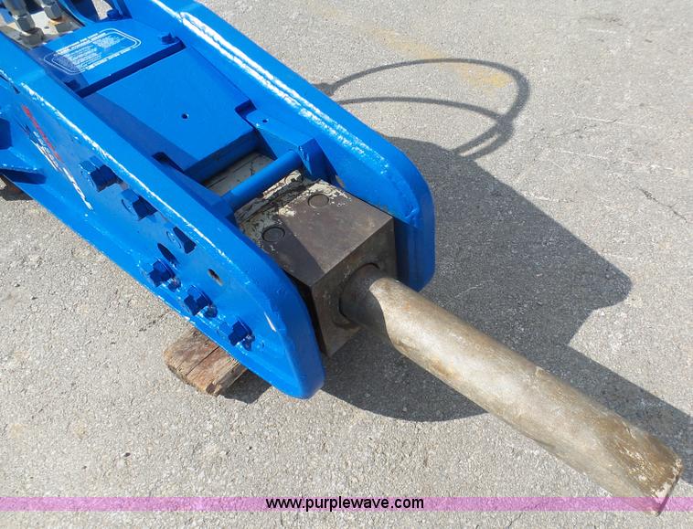 image for item L3204 2013 Akada TOP-100A hydraulic hammer