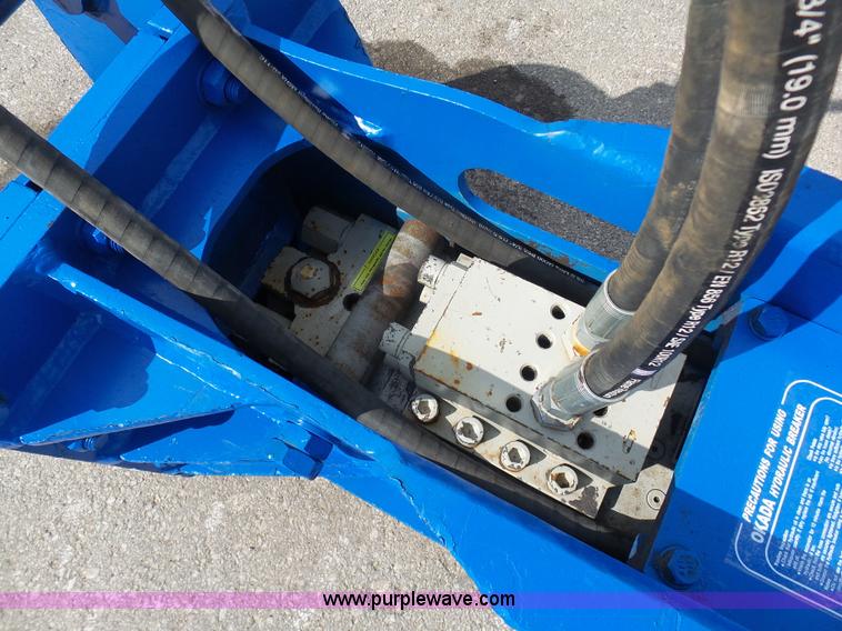 image for item L3204 2013 Akada TOP-100A hydraulic hammer