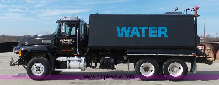 image for item L3205 1996 Mack CL613 water truck