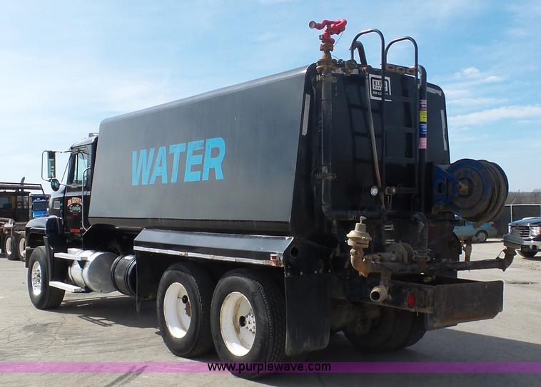 image for item L3205 1996 Mack CL613 water truck