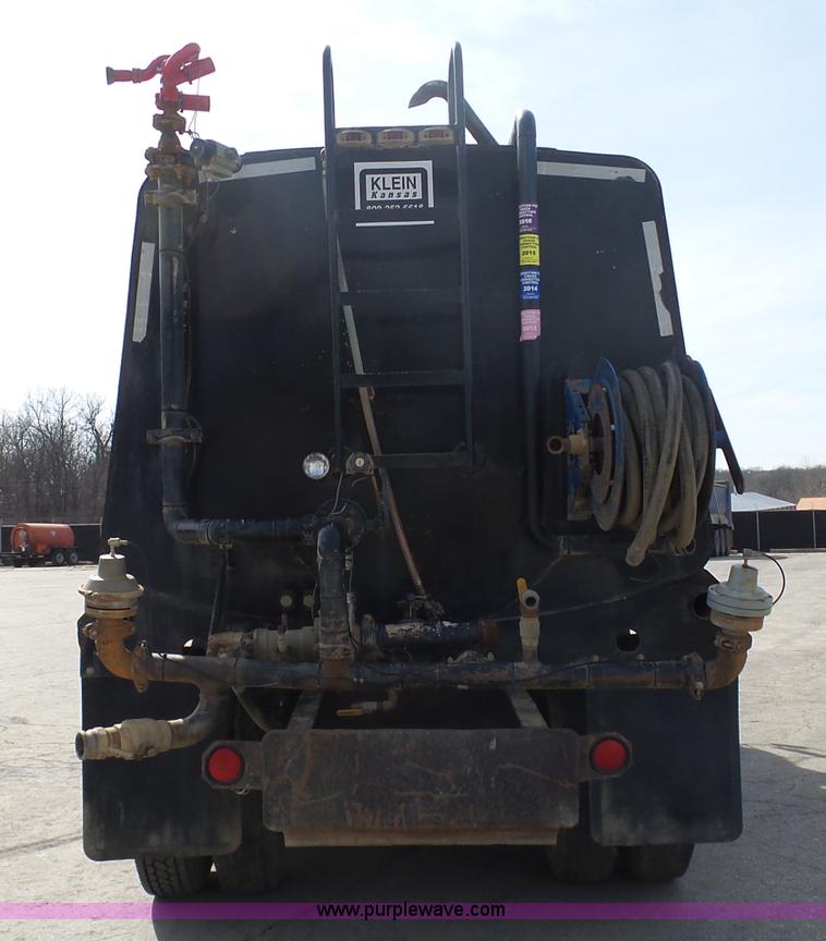 image for item L3205 1996 Mack CL613 water truck