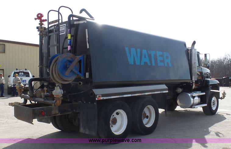 image for item L3205 1996 Mack CL613 water truck