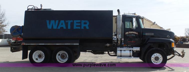 image for item L3205 1996 Mack CL613 water truck