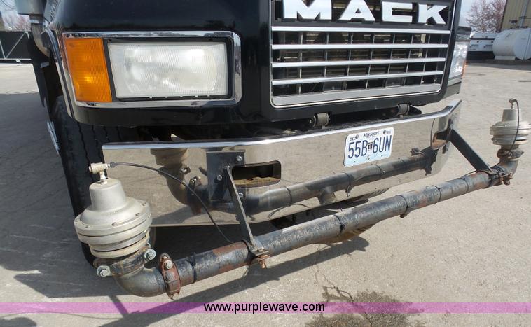 image for item L3205 1996 Mack CL613 water truck
