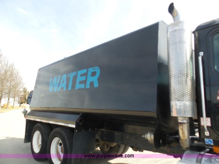 image for item L3205 1996 Mack CL613 water truck
