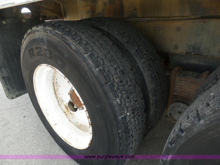 image for item L3205 1996 Mack CL613 water truck