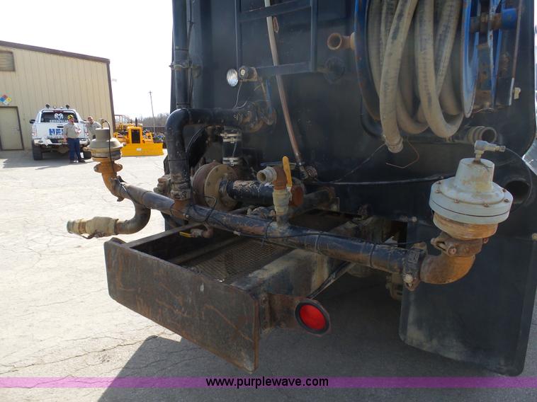 image for item L3205 1996 Mack CL613 water truck