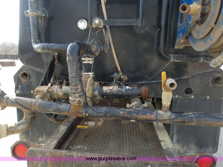 image for item L3205 1996 Mack CL613 water truck