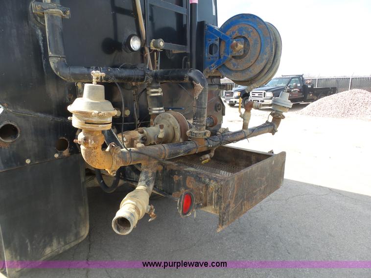 image for item L3205 1996 Mack CL613 water truck