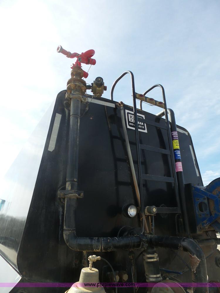 image for item L3205 1996 Mack CL613 water truck