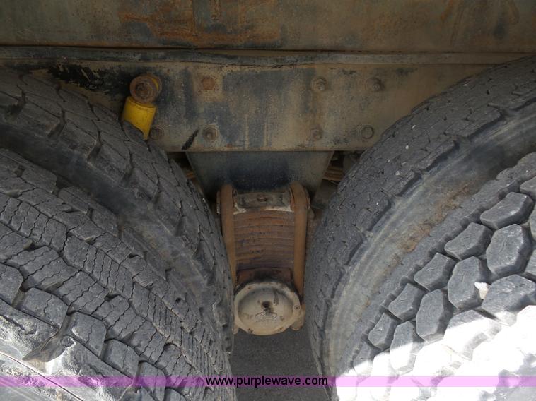 image for item L3205 1996 Mack CL613 water truck