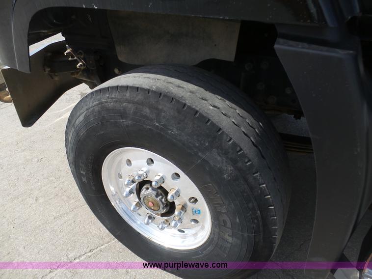 image for item L3205 1996 Mack CL613 water truck