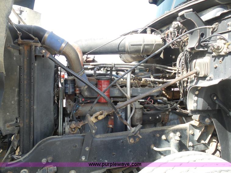 image for item L3205 1996 Mack CL613 water truck